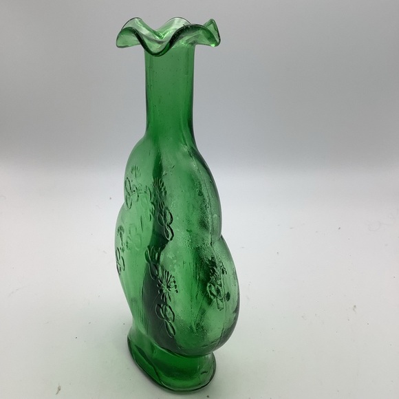 Green Glass Ruffle Top Vase with Embossd Shamrocks - Picture 8 of 11